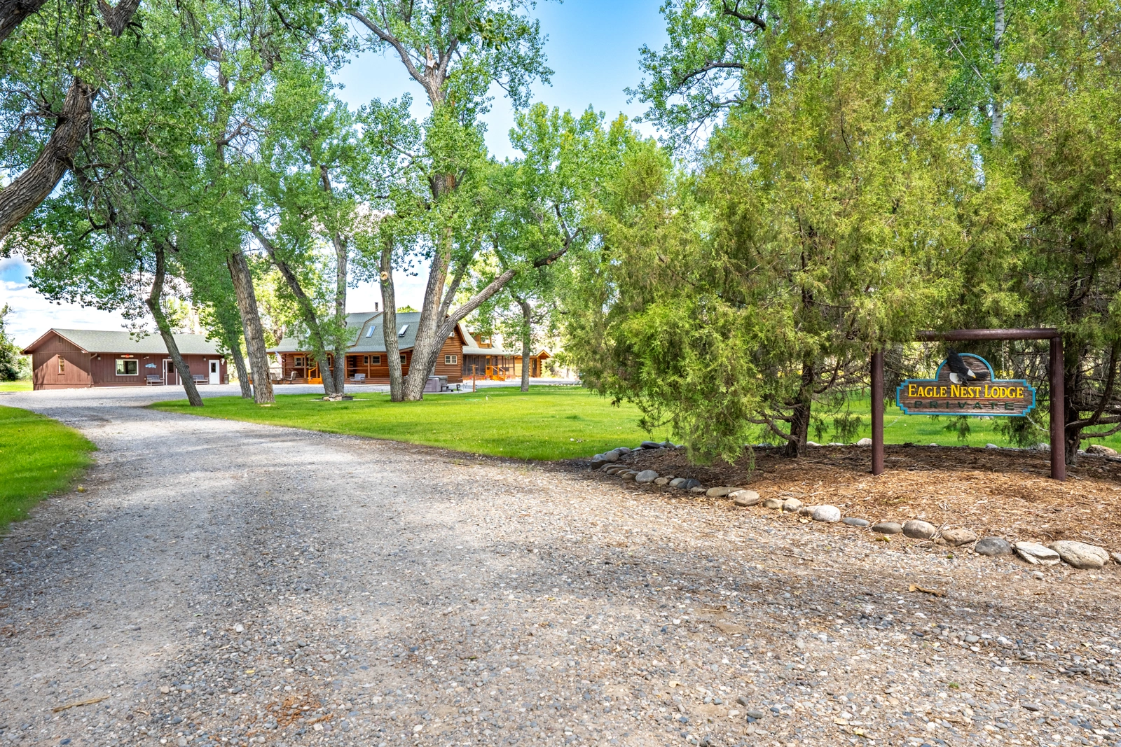 Eagle Nest Lodge